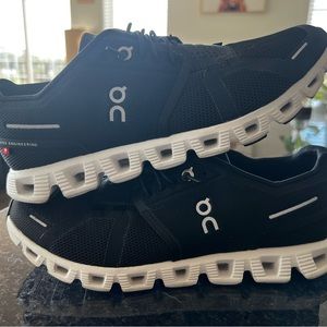 Barely worn On Clouds